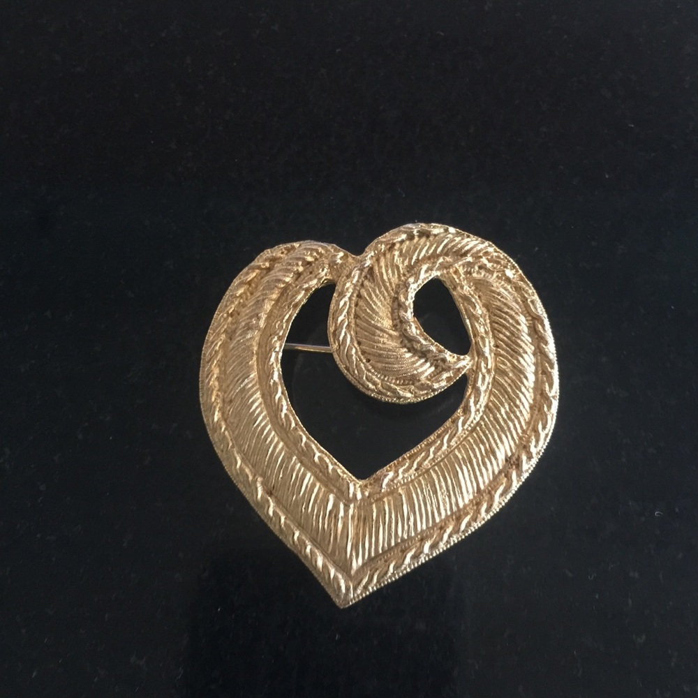 Gifted❤️DAUPLAISE HEART BROOCH - Picture 2 of 4